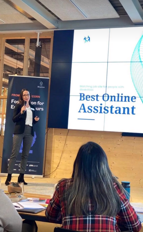 Elizabeta Jovanvska giving a pitch for Best Online Assistant. 